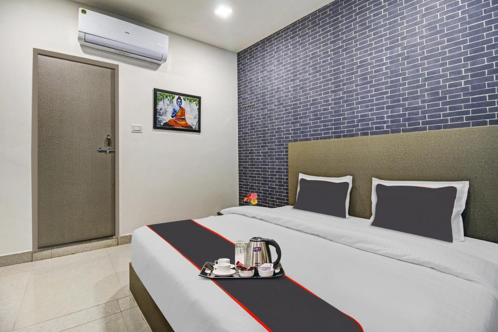 Super Collection O The Wishtler Hotel Bhopal Eksteriør billede