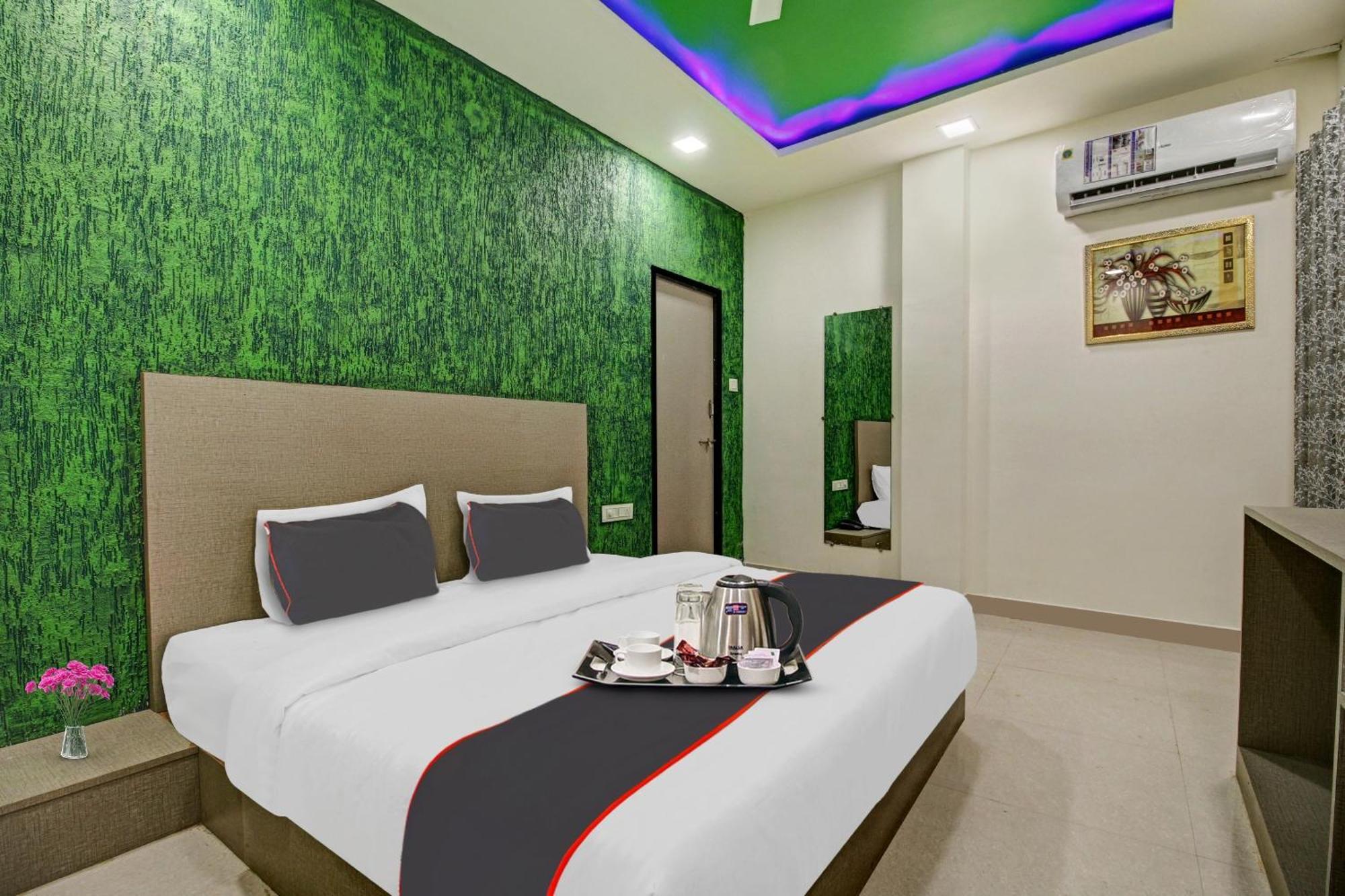 Super Collection O The Wishtler Hotel Bhopal Eksteriør billede
